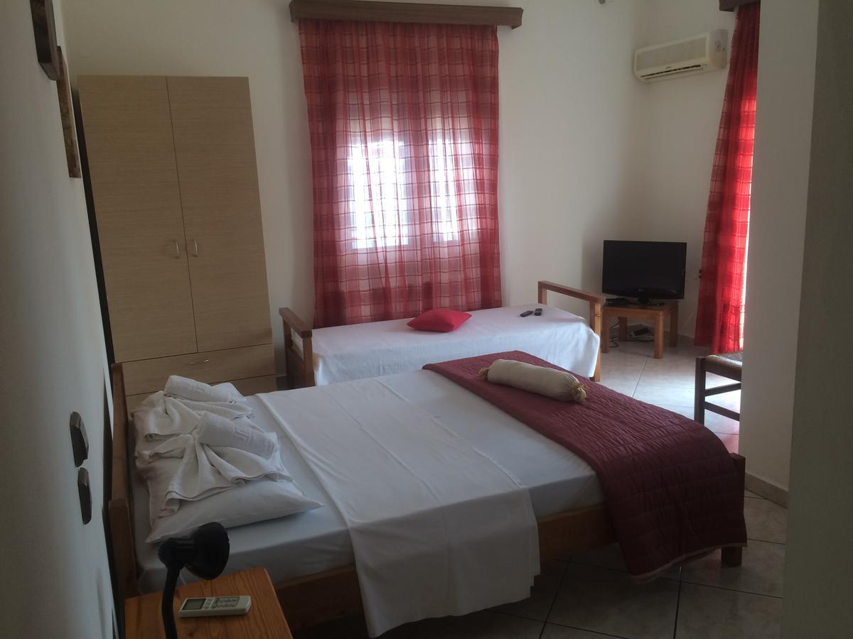 Molos Beach Rooms Kíssamos Exteriör bild
