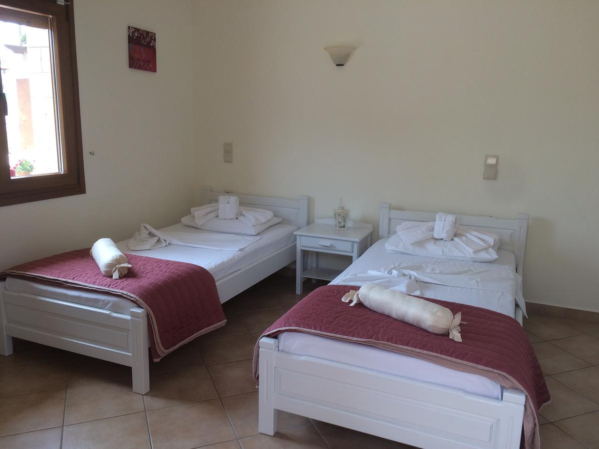 Molos Beach Rooms Kíssamos Exteriör bild