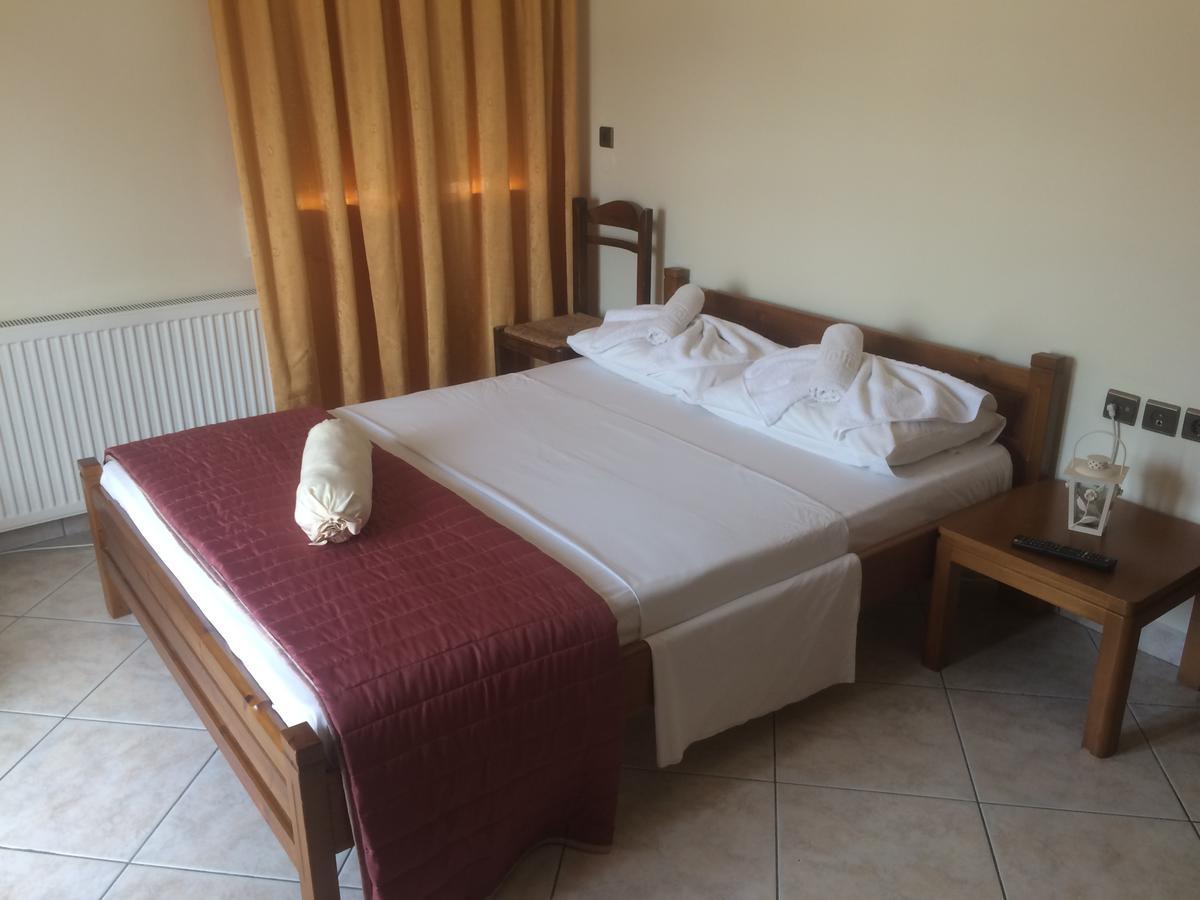 Molos Beach Rooms Kíssamos Exteriör bild