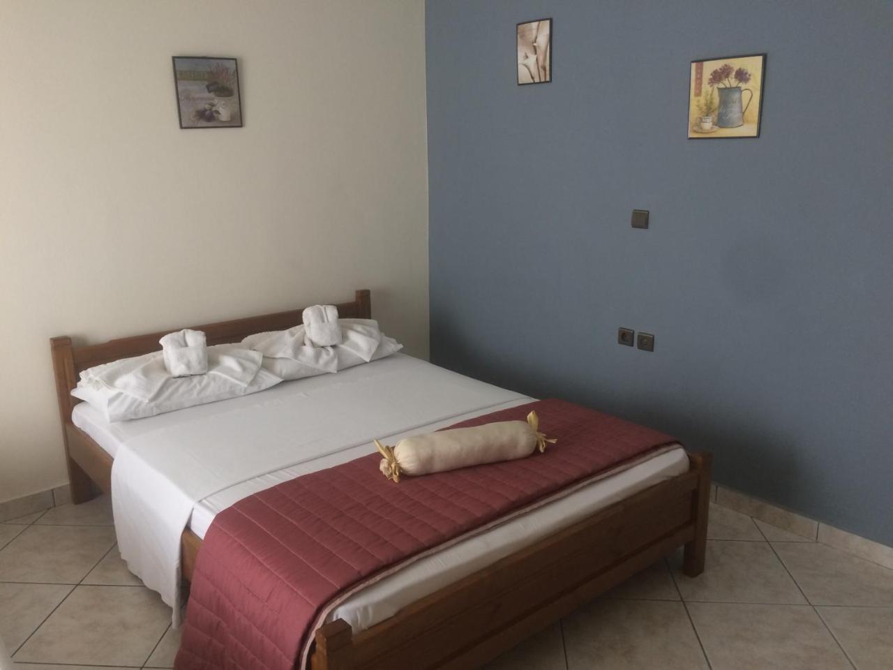 Molos Beach Rooms Kíssamos Exteriör bild